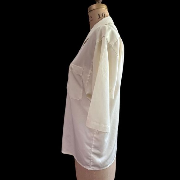 Features Short sleeve cream crepe blouse size 12 - Picture 2 of 9